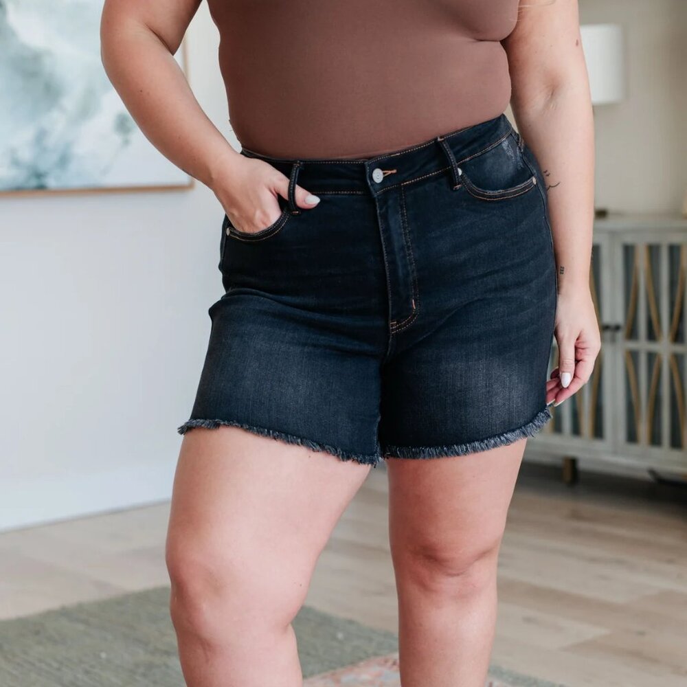 EMBER HIGH RISE CONTROL TOP FRAY HEM SHORTS - Picture 3 of 10